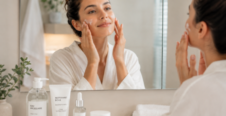 Routine visage hydratation avec nettoyant, serum et creme hydratante